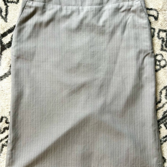 Banana Republic Dresses & Skirts - Banana Republic Gray Pinstripe Pencil Skirt